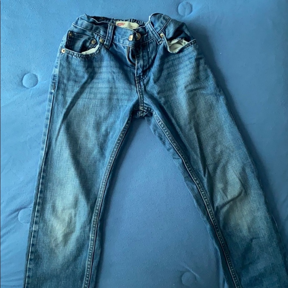 Levis like new pants whit low wear for boys